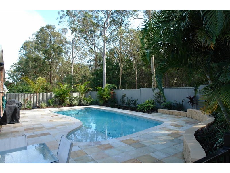 9 Pulas Place, Bellbowrie QLD 4070